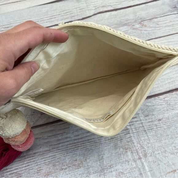 Shiraleah Giselle Zip Pouch Crochet Bobble with Tassel Ombré Pink and Cream NEW - Picture 4 of 9